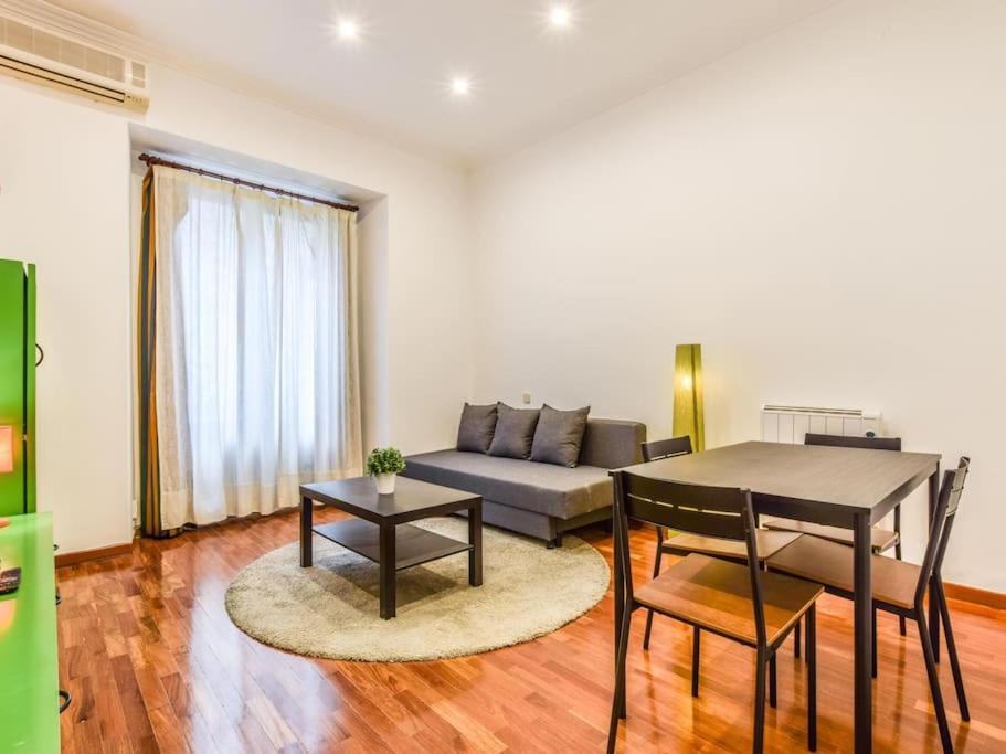 Apartamento Puente De Segovia Apartamento Madrid Exterior foto